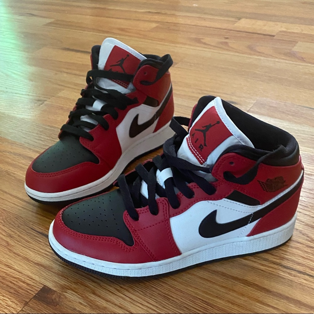 Original Air Jordan’s White, Red & Black 🤌🏼